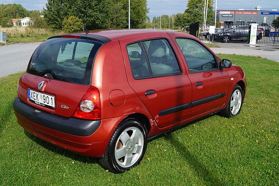 Renault Clio 2 of 11