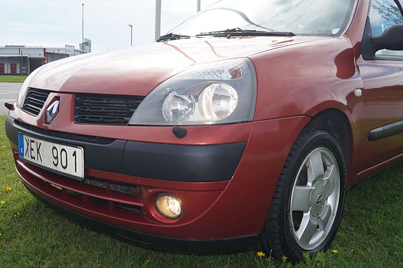 Renault Clio 10 of 11