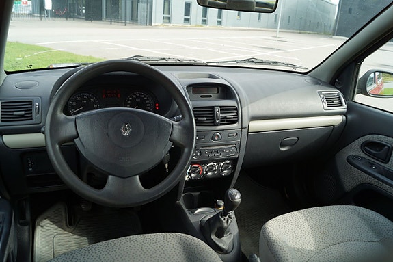 Renault Clio 6 of 11