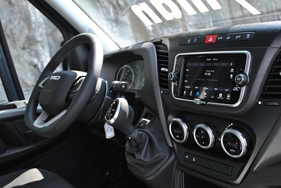 Iveco 35S18HA8 Connect 180HK Hi-Matic 16m3 6 of 18