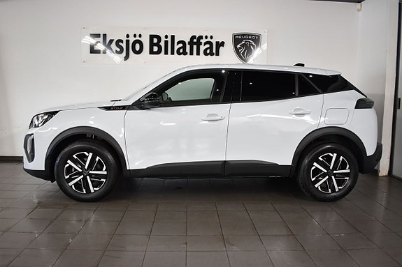 Peugeot 2008 2 of 5