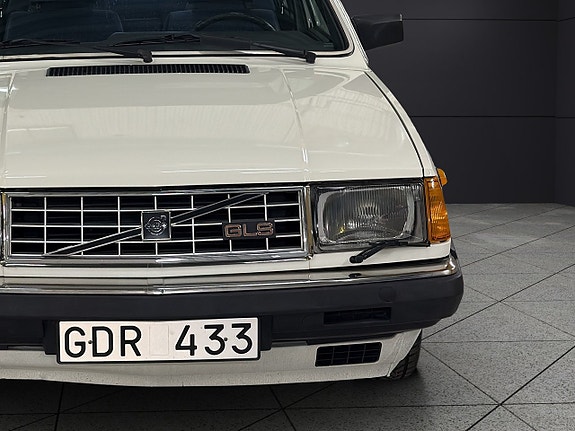 Volvo 360 9 of 27