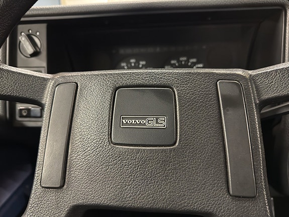 Volvo 360 21 of 27
