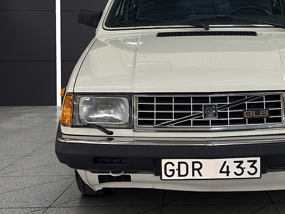 Volvo 360 10 of 27