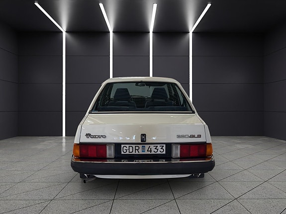 Volvo 360 4 of 27