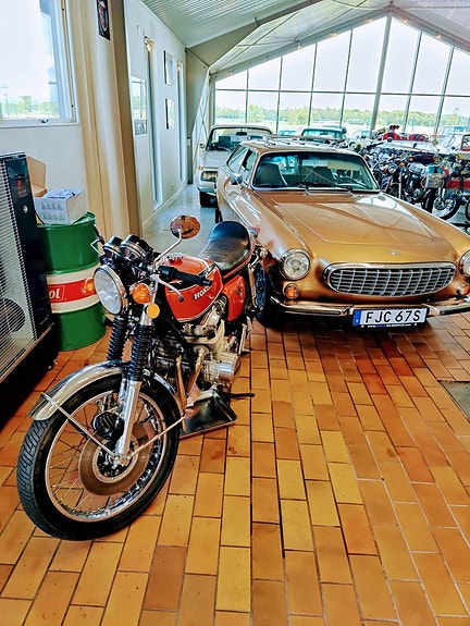 Volvo P1800 2 of 4