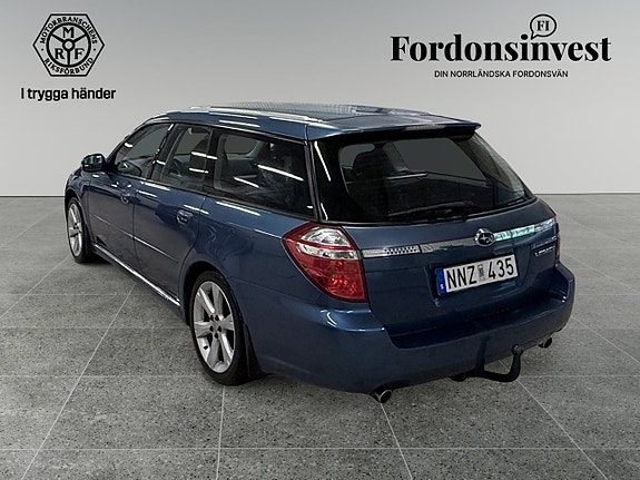 Subaru Legacy 3 of 5