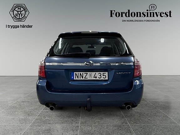 Subaru Legacy 4 of 5