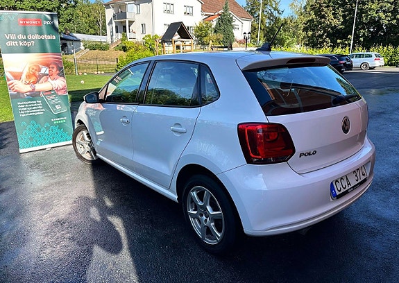 Volkswagen Polo 2 of 5