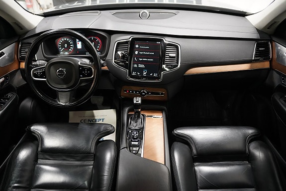 Volvo XC90 14 of 30