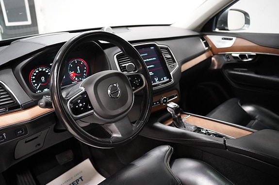 Volvo XC90 7 of 30