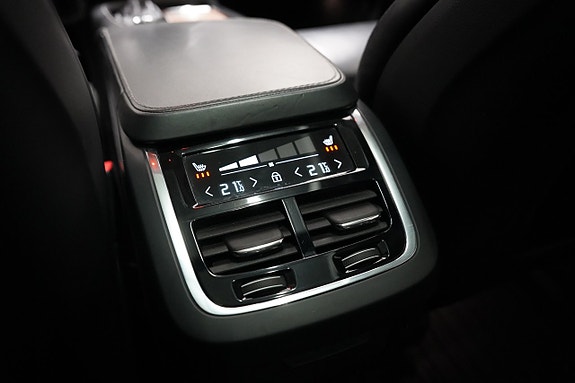 Volvo XC90 27 of 30