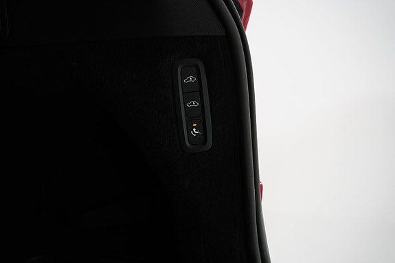Volvo XC90 30 of 30