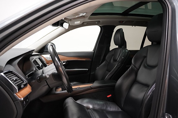 Volvo XC90 8 of 30