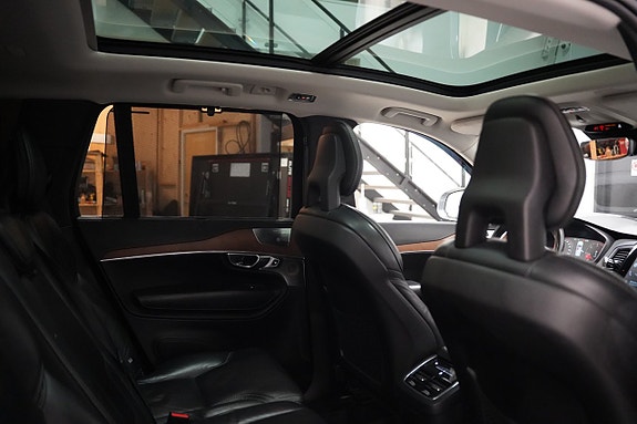 Volvo XC90 28 of 30