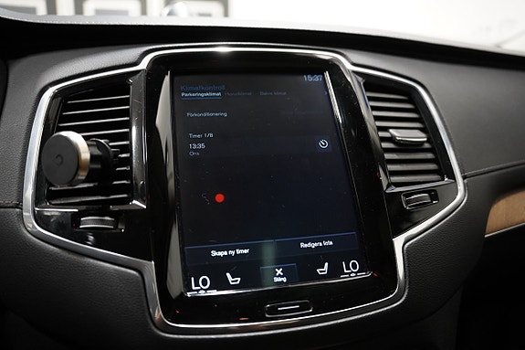 Volvo XC90 20 of 30