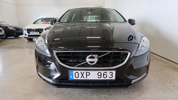Volvo V40 8 of 17