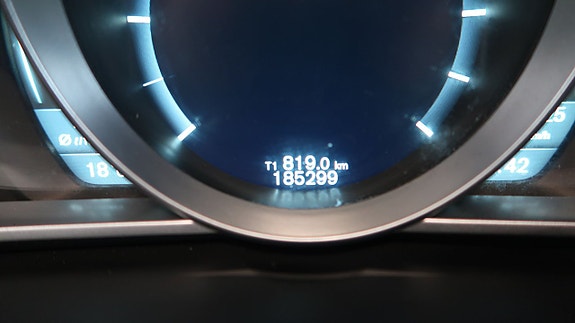 Volvo V40 13 of 17