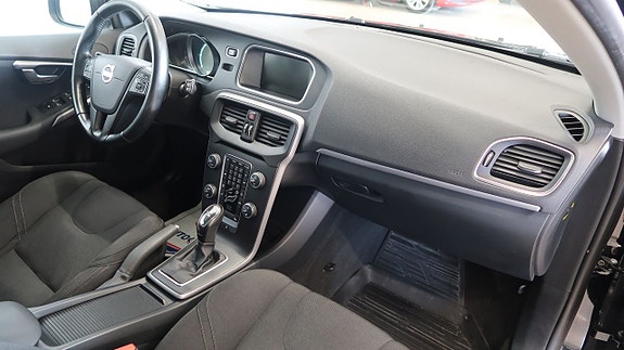 Volvo V40 10 of 17