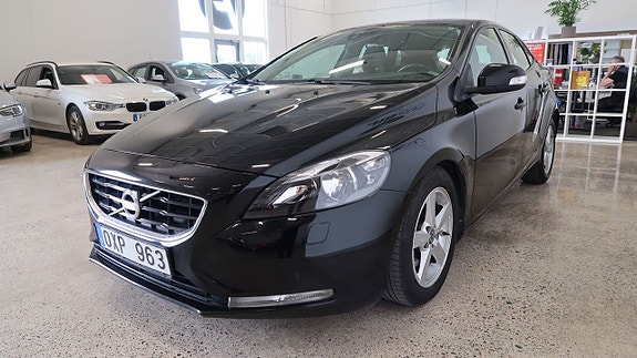 Volvo V40 7 of 17