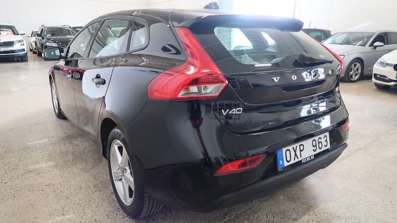 Volvo V40 6 of 17