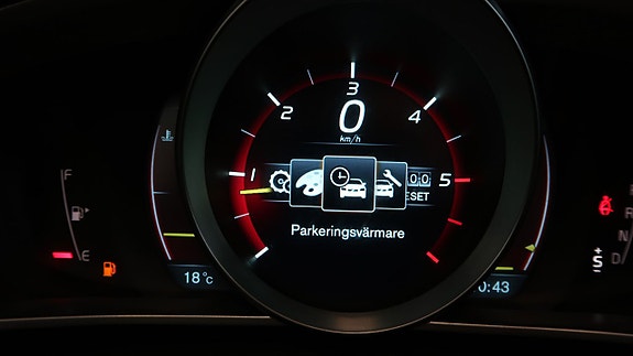 Volvo V40 15 of 17