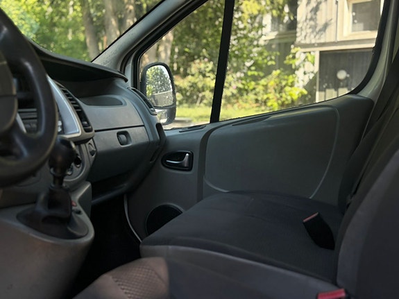 Opel Vivaro 20 of 30