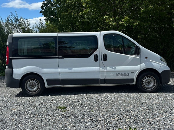 Opel Vivaro 8 of 30