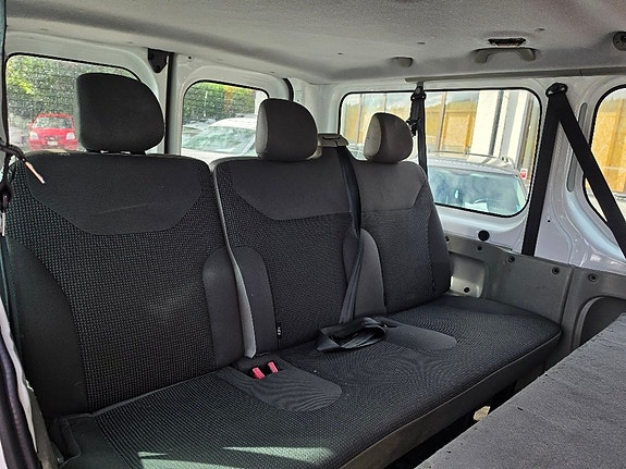 Opel Vivaro 30 of 30
