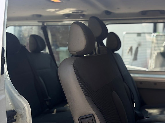 Opel Vivaro 19 of 30
