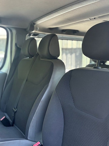 Opel Vivaro 22 of 30