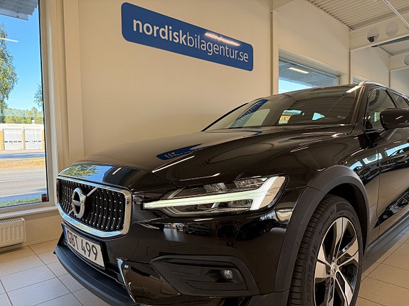Volvo V60 Cross Country 5 of 5