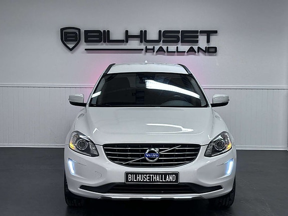 Volvo XC60 3 of 5