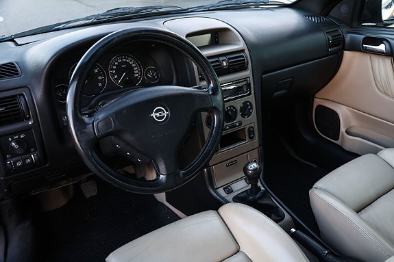 Opel Astra 10 of 12