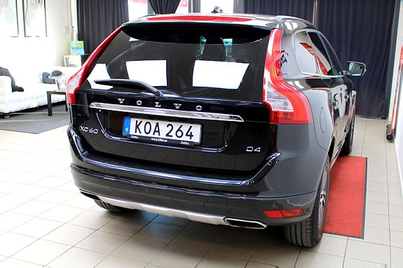 Volvo XC60 8 of 22