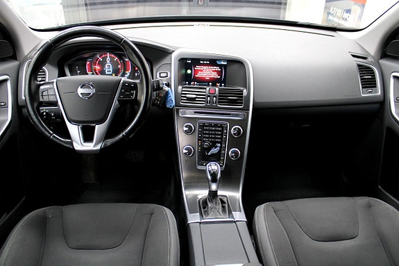 Volvo XC60 11 of 22
