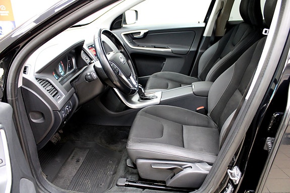 Volvo XC60 15 of 22