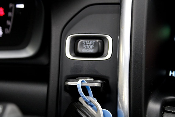 Volvo XC60 13 of 22