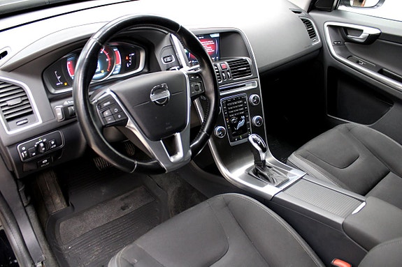 Volvo XC60 14 of 22