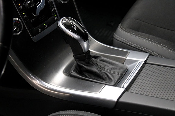 Volvo XC60 12 of 22