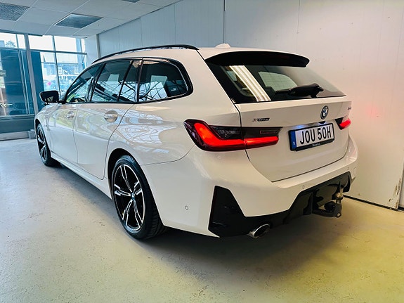 BMW 330e 3 of 5