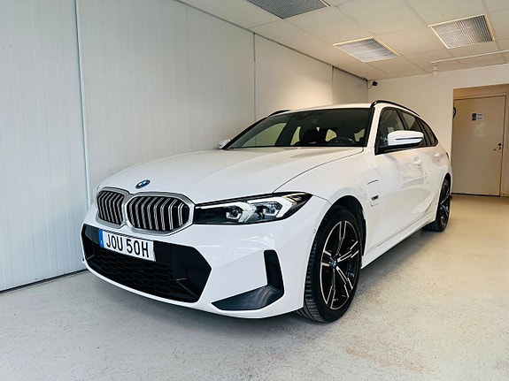 BMW 330e