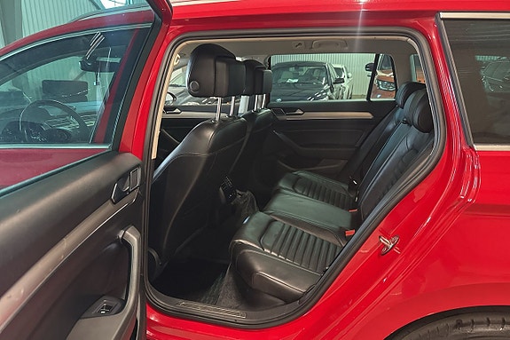 Volkswagen Passat 15 of 17