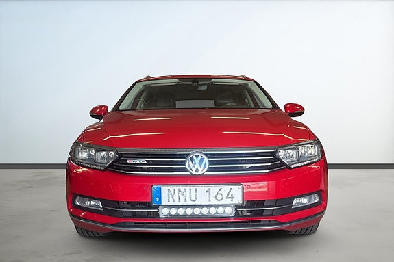Volkswagen Passat 7 of 17
