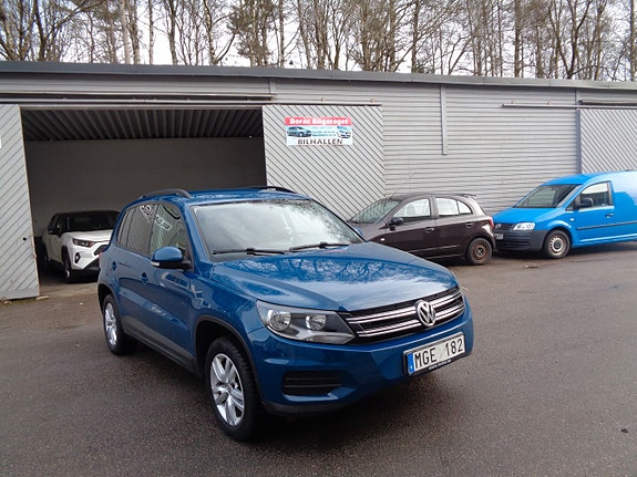 Volkswagen Tiguan 3 of 13