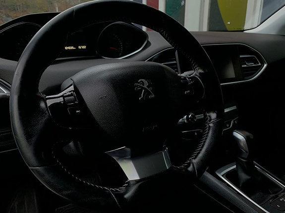 Peugeot 308 8 of 22