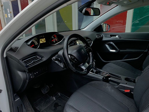 Peugeot 308 10 of 22