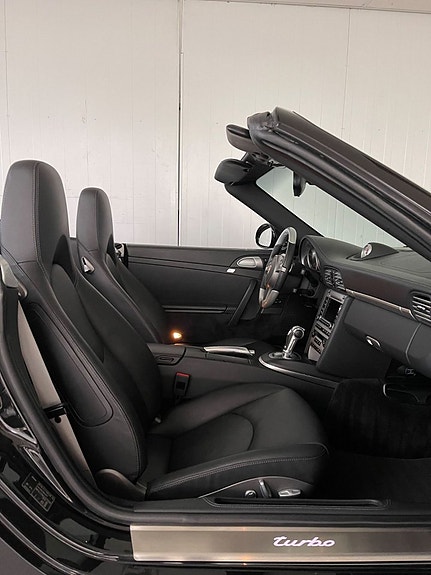 Porsche 911 Turbo 7 of 18