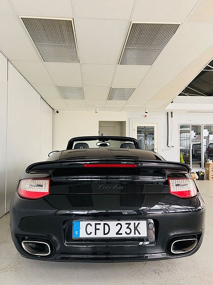 Porsche 911 Turbo 15 of 18