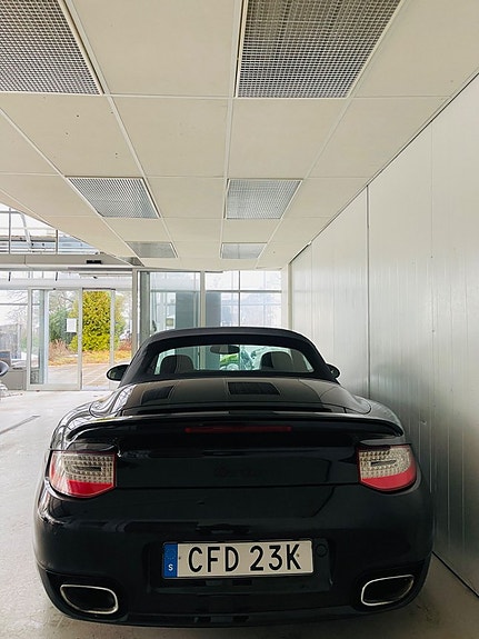 Porsche 911 Turbo 14 of 18